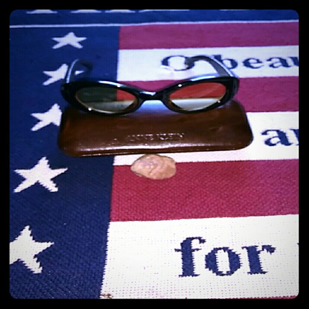 Shades by Anne Klein & case made in Italy